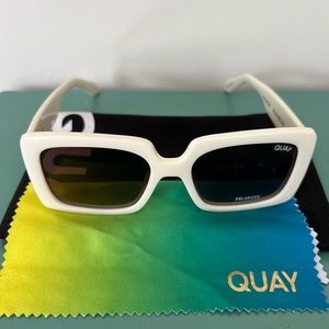 QUAY Total Vibe Mini Sunglasses